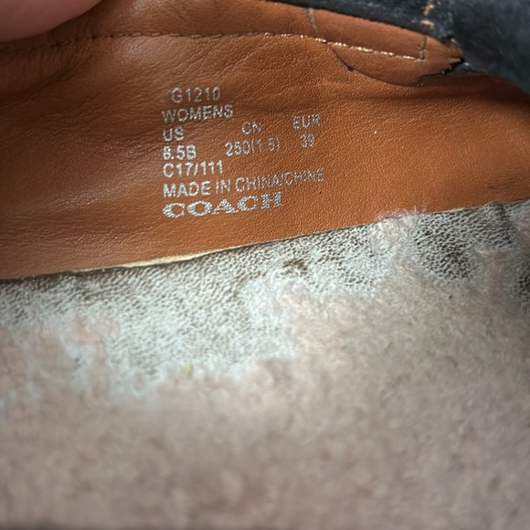 Coach Roccasin Slip On Black Studded Fringe Suede size 8.5 B EUR 39 - Picture 16 of 16